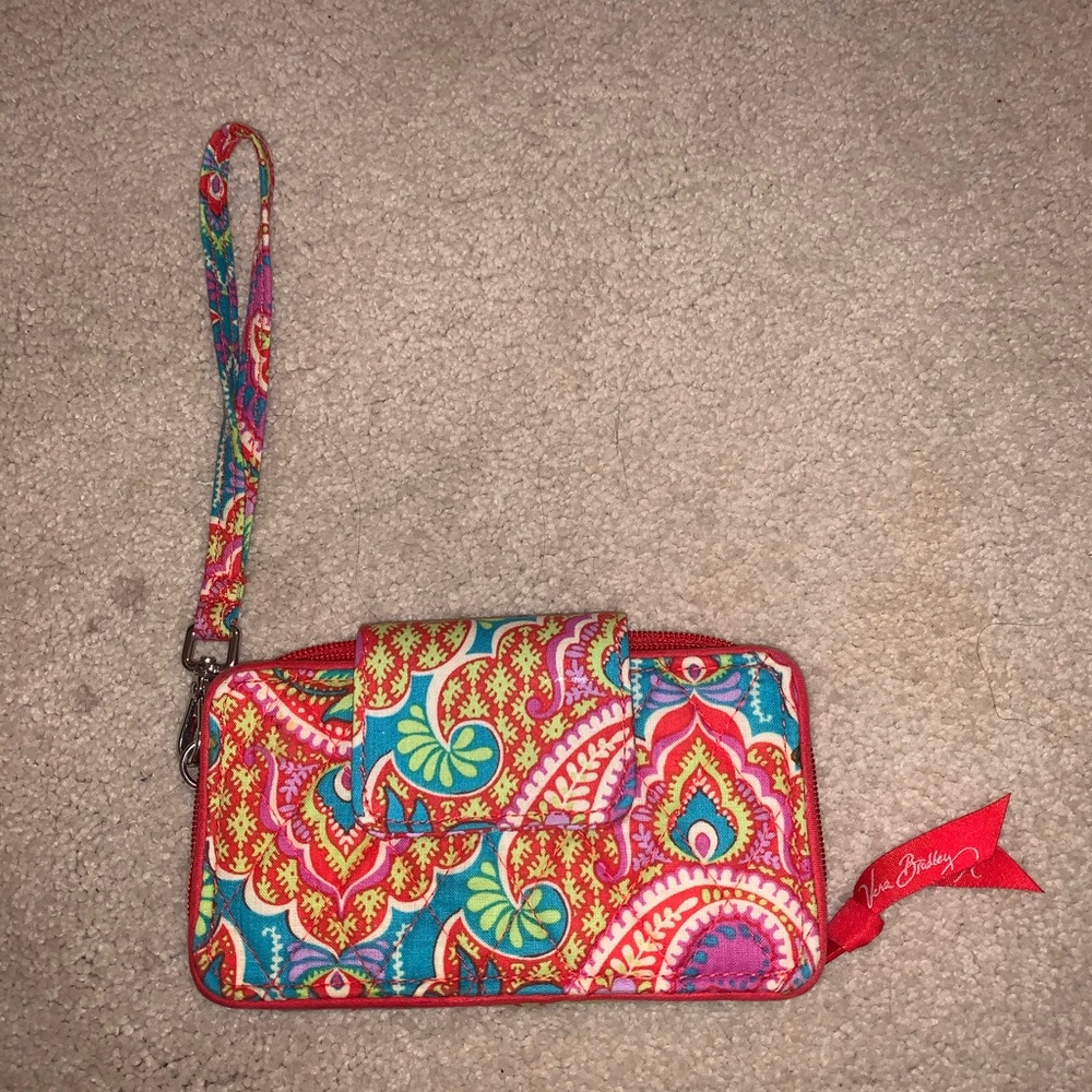 Vera Bradley wristlet never used